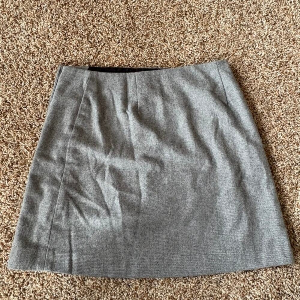 Banana Republic Lined Mini Skirt Wool Blend Gray Side Buttons sz 4 - Picture 2 of 9